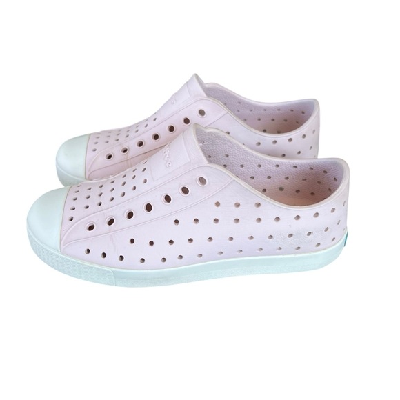 Native Jefferson Slip-On Shoes Milk Pink Shell White Washable Odor Resistant J3 - Picture 4 of 9